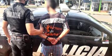 El hombre era conocido por disfrazarse como el hombre araña para hacer malabares en el semáforo.