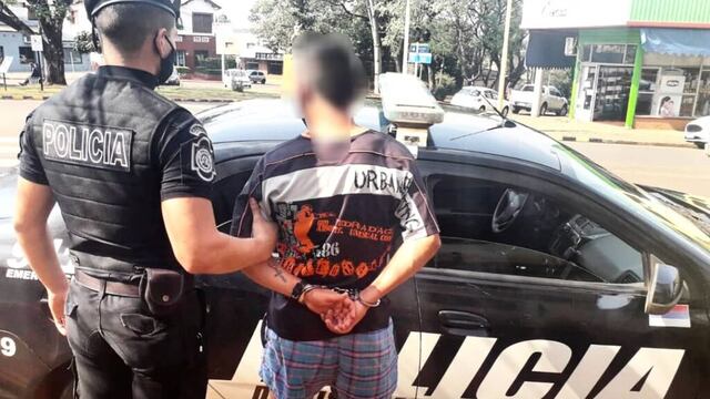 El hombre era conocido por disfrazarse como el hombre araña para hacer malabares en el semáforo.