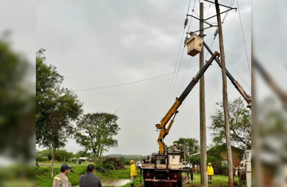 Obras de remodelación en el tendido eléctrico en San Javier