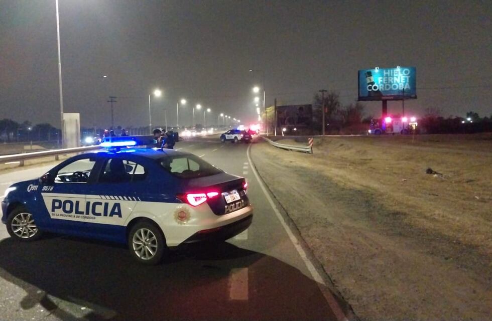 Un voraz incendio cerca del predio de la Universidad Siglo 21 de Córdoba generó preocupación