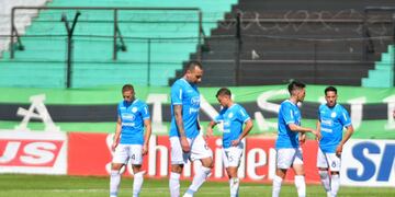 Wilfredo Olivera cumplió la fecha de suspensión y vuelve a la zaga central de Belgrano (Federico López Claro / La Voz).