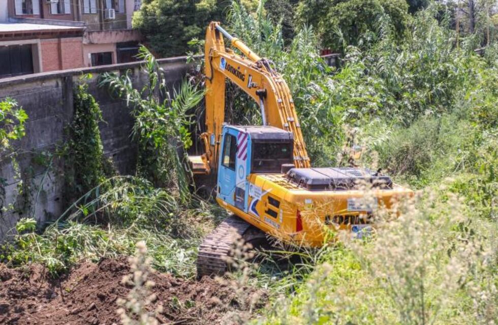 Operativo integral en Tafí Viejo: limpieza del Canal Juan Manuel de Rosas