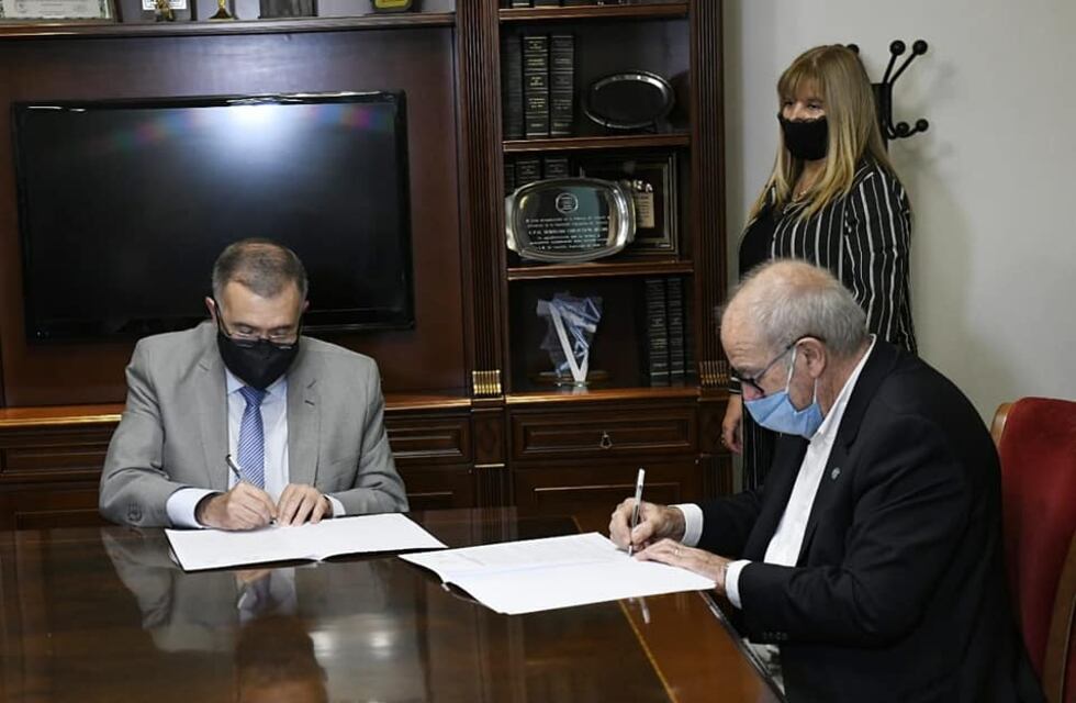 Jaldo firmó un convenio con la UNT para generar nuevos espacios de accesibilidad e inclusión