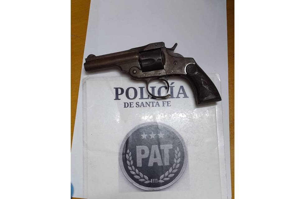 La PAT detuvo a un joven que llevaba un 32