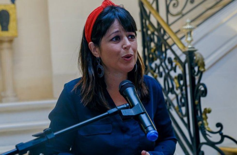 Militantes “celestes” realizaron un escrache en la panadería de los padres de la diputada Carolina Gaillard