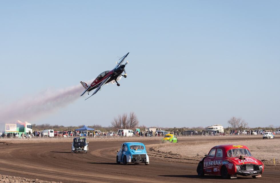 Con el regreso del púbico vuelven a rugir los motores en el autódromo de General Alvear