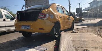 Dos vehículos impactaron de lleno en calle Armada Argentina.