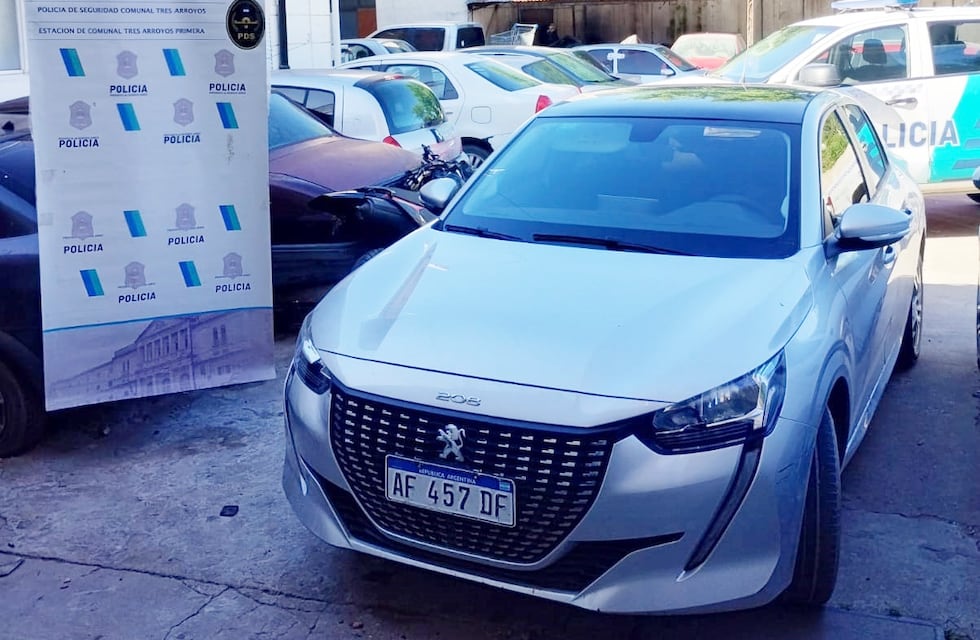 Tres Arroyos: dos aprehendidos y auto secuestrado con pedido activo por robo de automotor
