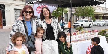 Plaza Feria en el día de la Madre en Rafaela