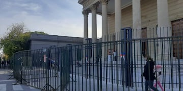 Desde el Obispado de San Luis organizan una "protección de templos" ante el 35° Encuentro Plurinacional de Mujeres y Disidencias.