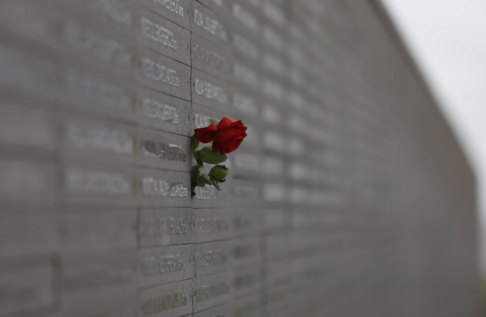 Parque de la Memoria: un recorrido por la historia oscura de un país entre el verde y el arte
