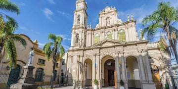 Basílica san Francisco, en la esquina de calles Belgrano y Lavalle, en San Salvador de Jujuy.