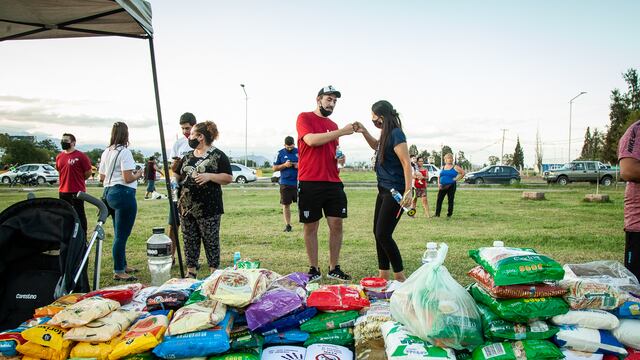 La solidaridad de los vecinos en Carnaval disfrutaron y colaboraron con la propuesta del municipio para ayudar a las familias de la Alta Montaña lasherina.