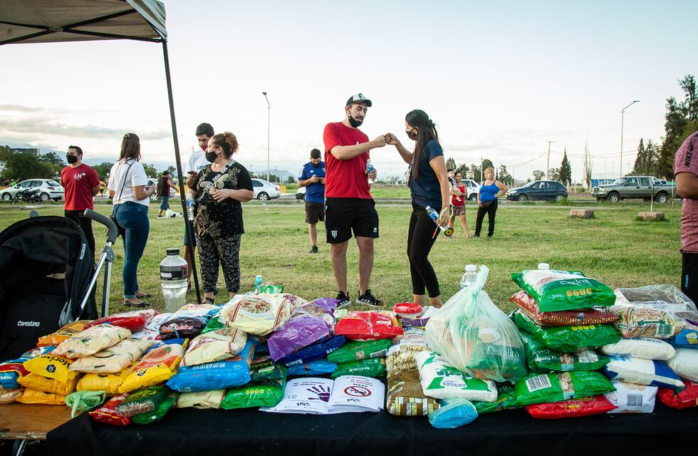 Las Heras se movió con el Zumbatón solidario