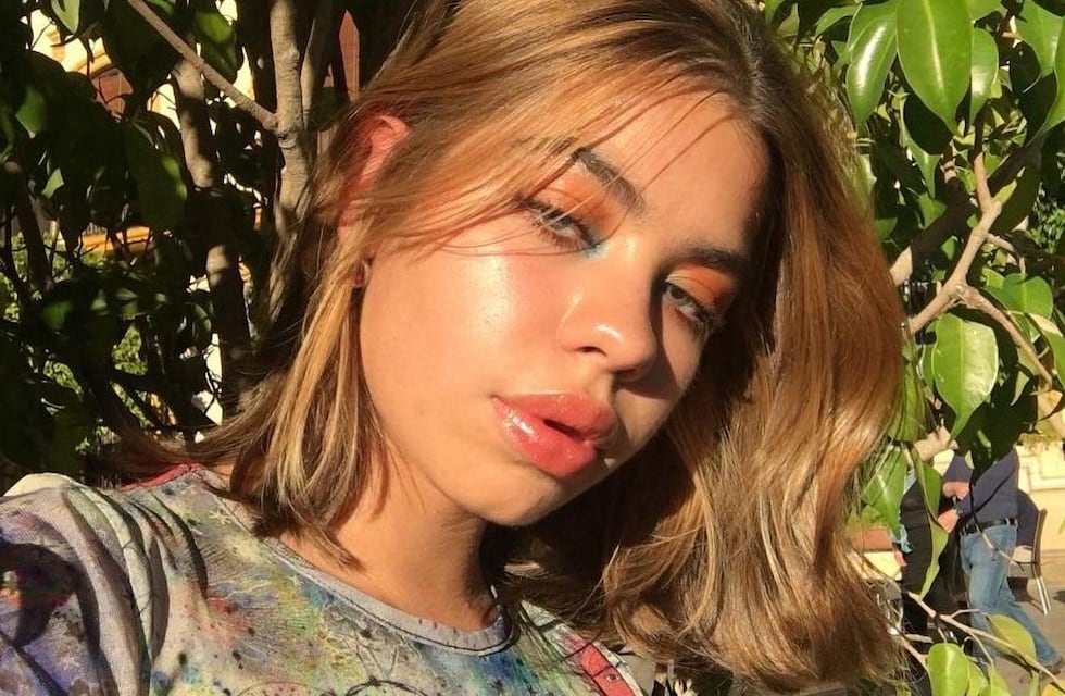 Anna Chiara del Boca sorprendió con un look rojo fuego: “Carmesí y ojitos fríos”