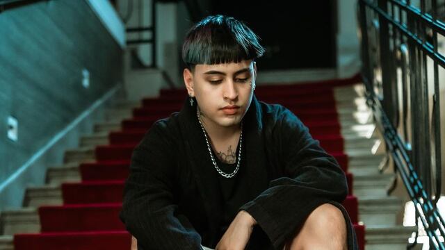 Tiago PZK en "Además De Mí Remix"