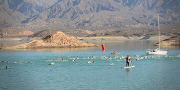 Asociación Mendocina de Triatlón preocupada por irregularidades de atletas en el Dique Potrerillos, que ponen en riesgo la autorización para realizar entrenamiento en se sector.