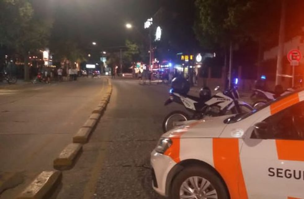 Importante operativo policial en Avenida Libertad por amenaza de bomba en el Teatro Luxor