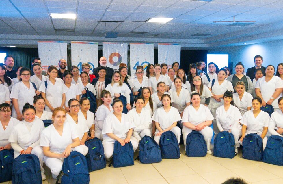 Estudiantes de enfermería de Río Grande recibieron mochilas técnicas