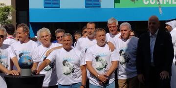 Homenaje a Diego Maradona  en Qatar con los campeones del mundo (Gentileza)