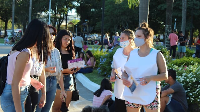 Entre el domingo y el lunes se llevó a cabo el festival cultural "Juntas de Pie" por el Día de la Mujer. (@generosantafe)