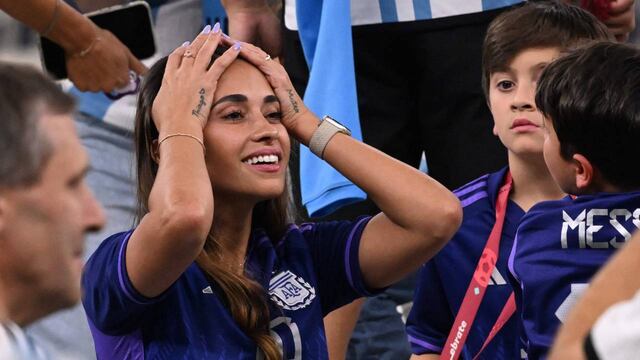 La influencer de 34 años entró a la cancha del Estadio Lusail tras el partido.