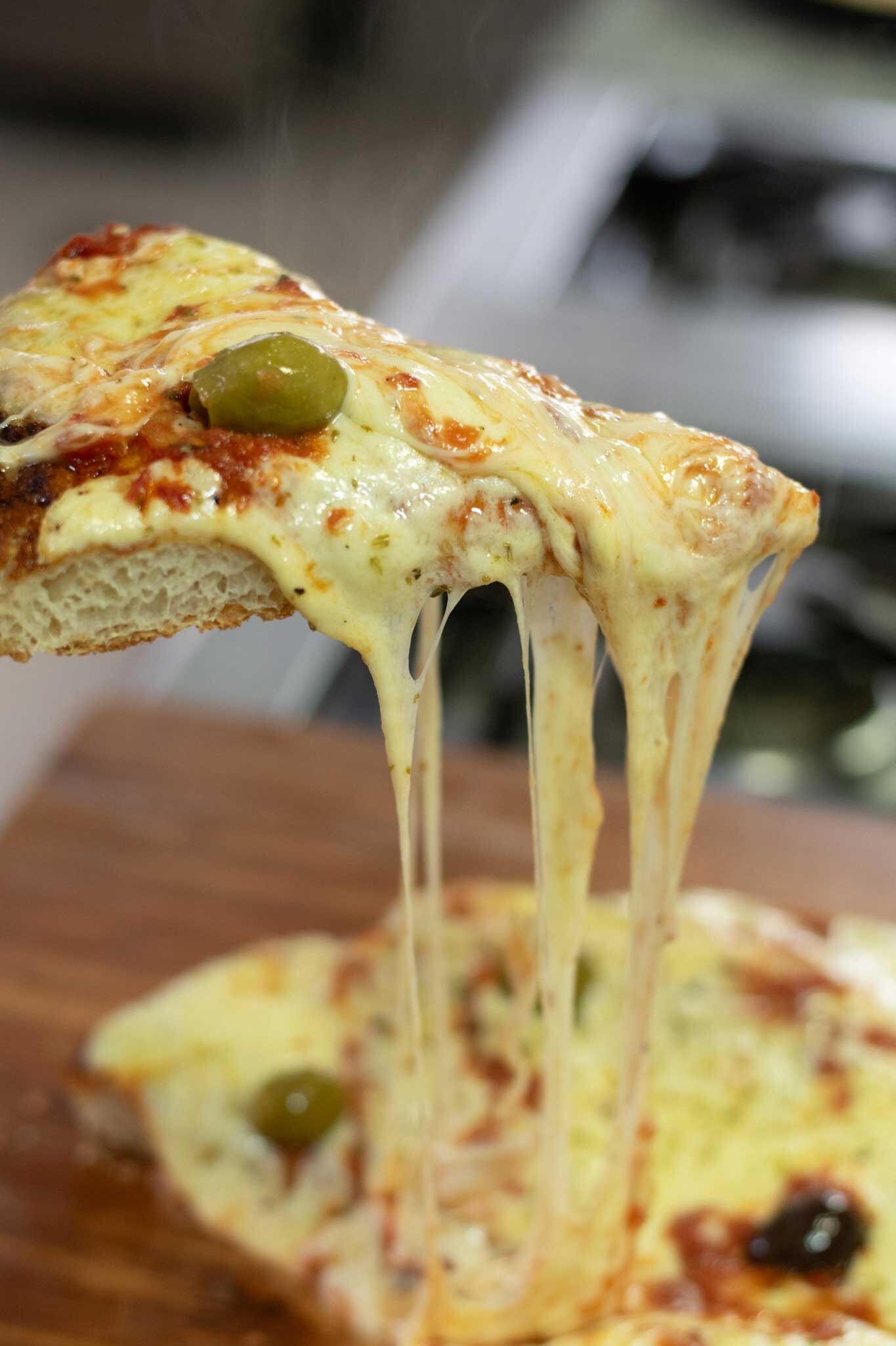 Llega la Noche de la Pizza y la Empanada con descuentos del 50% y promociones: qué locales se adhieren