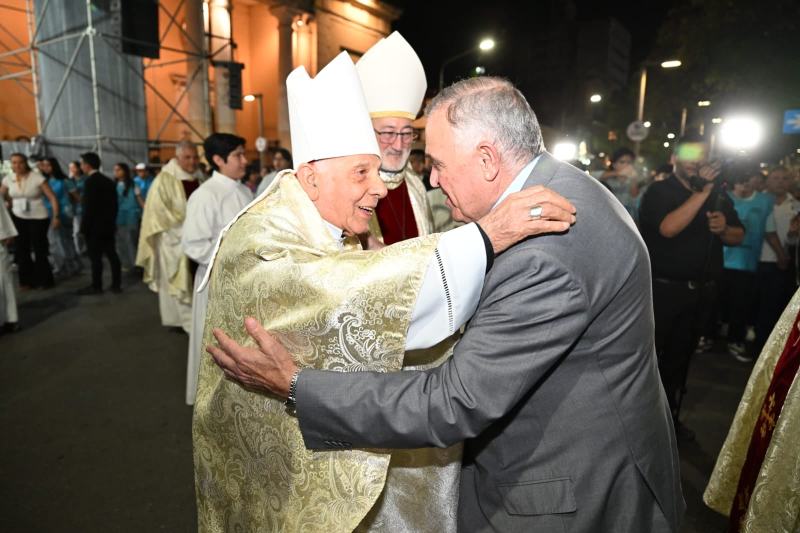 Autoridades provinciales, la Iglesia y la comunidad participaron de los actos patrios y religiosos del 24 de septiembre.