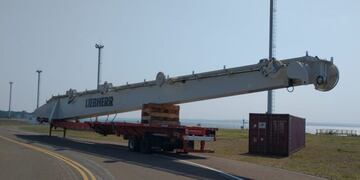 La grúa llegó desarmada, esperan que para fin de año esté instalada y funcionando al 100%