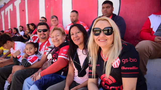 Hinchas de Instituto en la previa del clásico con Talleres en Alta Córdoba. (José Gabriel Hernández y Javier Ferreyra / La Voz)