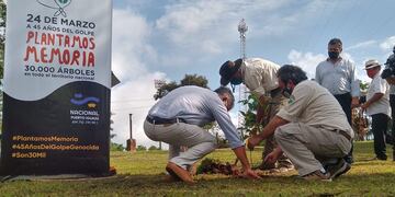 La actividad se enmarca en la campaña “Plantamos Memoria” del Ministerio de Derechos Humanos de la Nación y la Secretaria de Medio Ambiente.