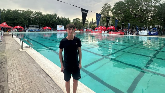 Benicio Murúa Guyón nadador Deportivo y Cultural Arroyito