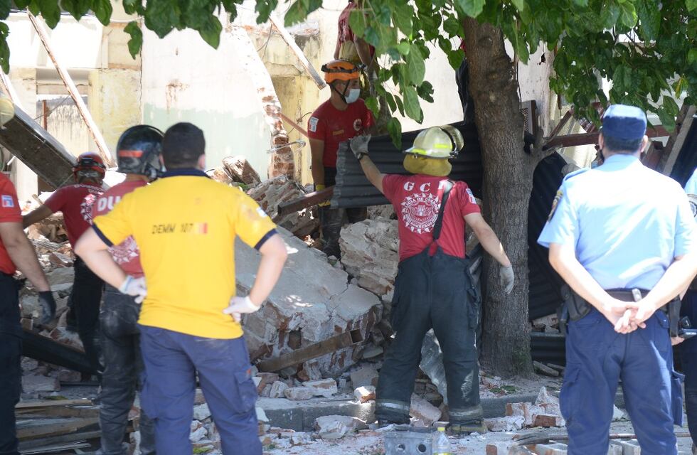 Drama en Córdoba: se derrumbó una pared, un obrero quedó atrapado y murió