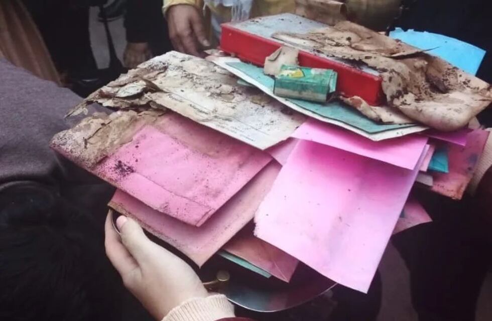 Abrieron una cápsula del tiempo en Córdoba de 1998: cuáles eran las predicciones y los pedidos de esa época