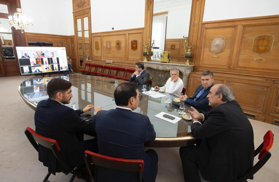 Cumbre de Milei con los gobernadores: Francos tuvo un primer contacto de cara a la reunión del martes
