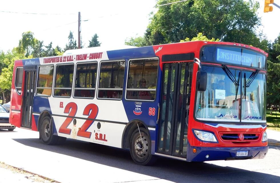 Una nena sufrió convulsiones a bordo de un colectivo en Trelew y el chofer la llevó al hospital