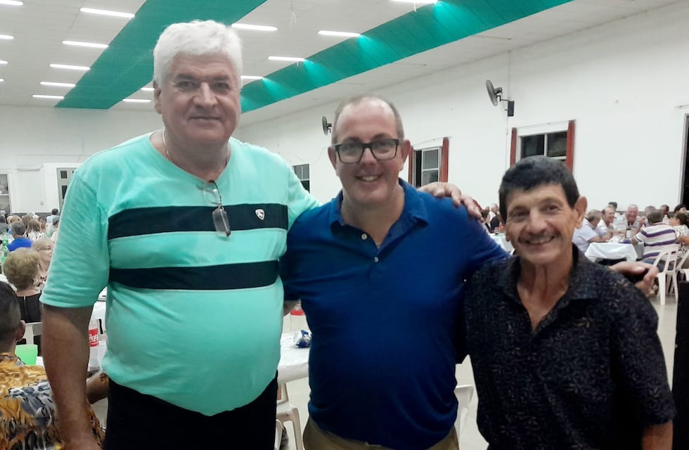 Ale Ambort en la Cena Malvinera