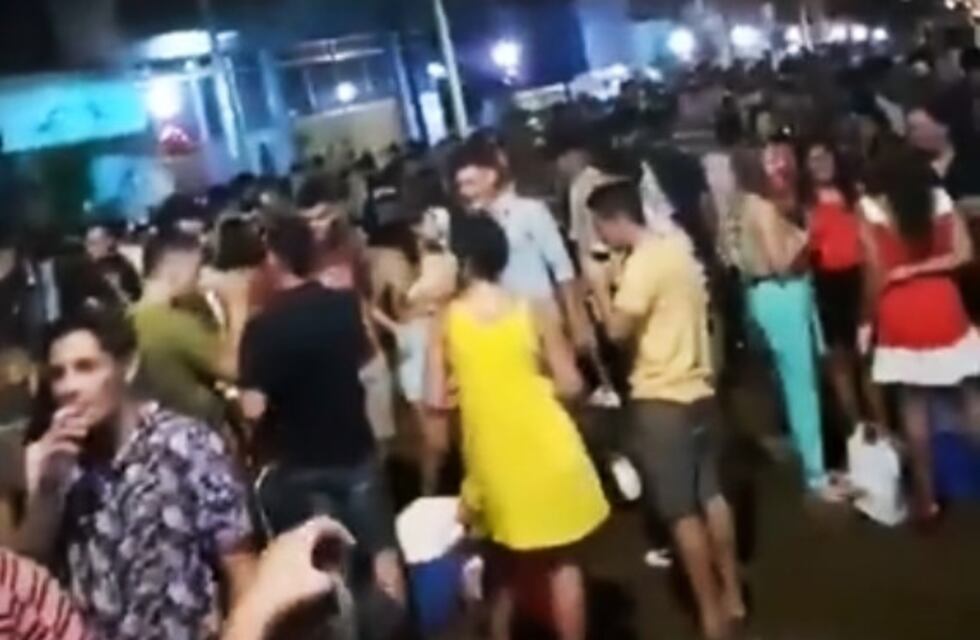 Luego de la aglomeración ocurrida en Navidad, Jardín América prohíbe las reuniones en los espacios públicos