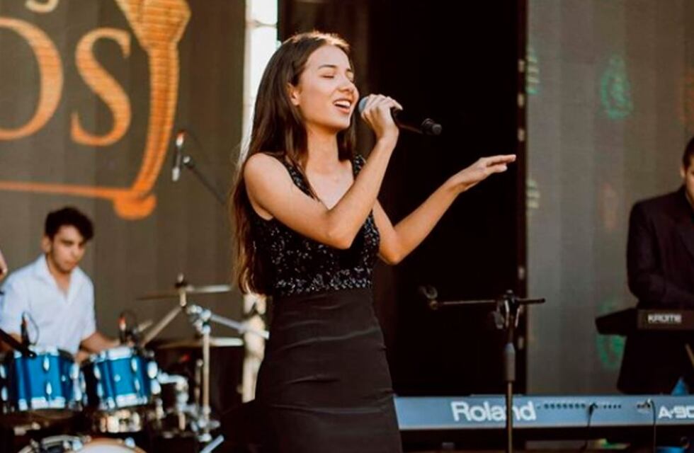 Luli Cabrera, la carlospacense de 18 años nominada a “Mejor Cantante” en los Premios Carlos