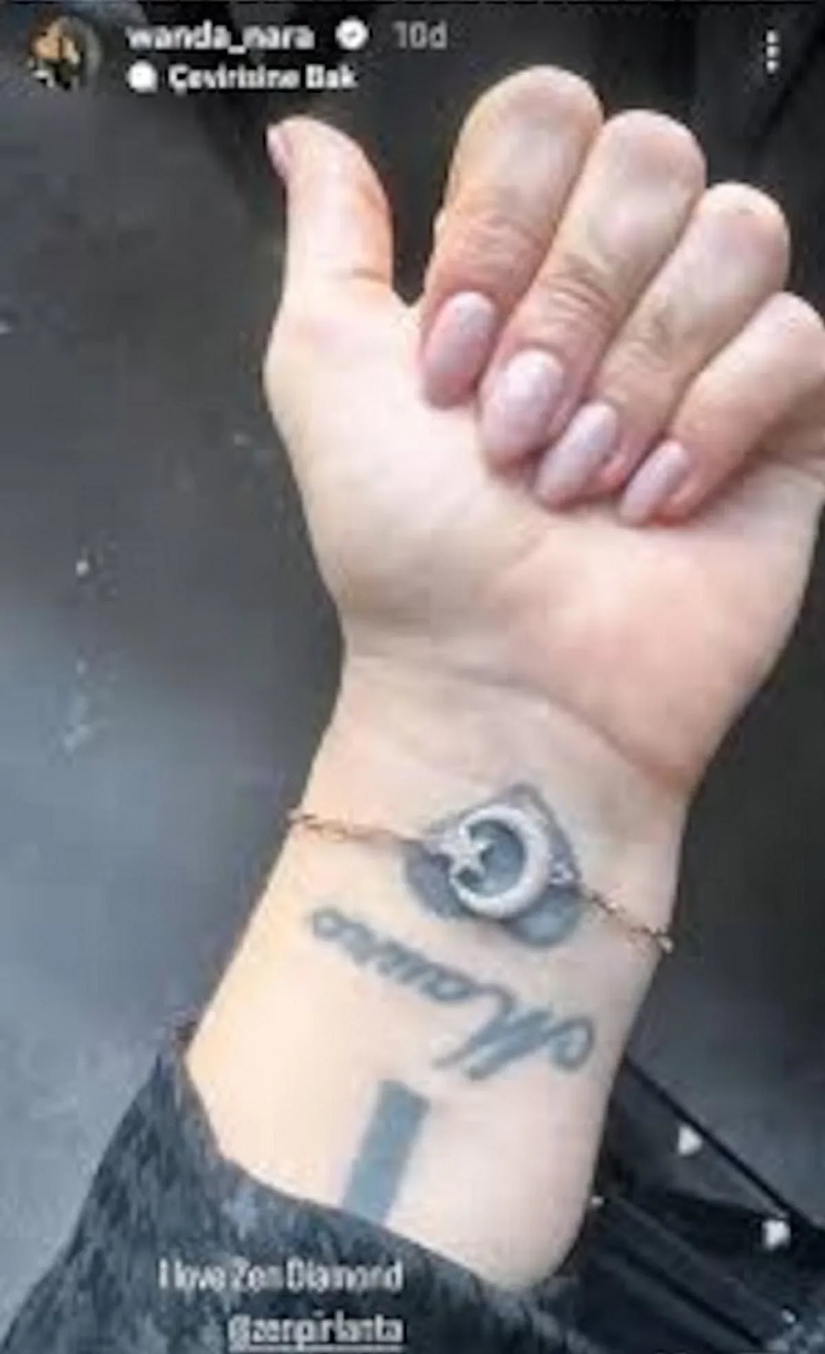 La pulsera que tenía Wanda Nara en Turquía