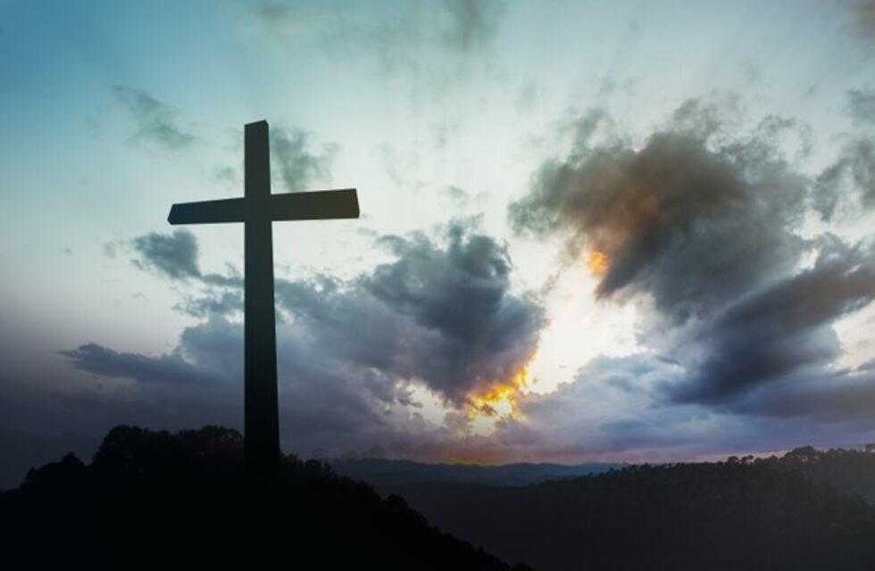 Se oponen a que retiren la Cruz Negra y piden ayuda para alambrar el predio