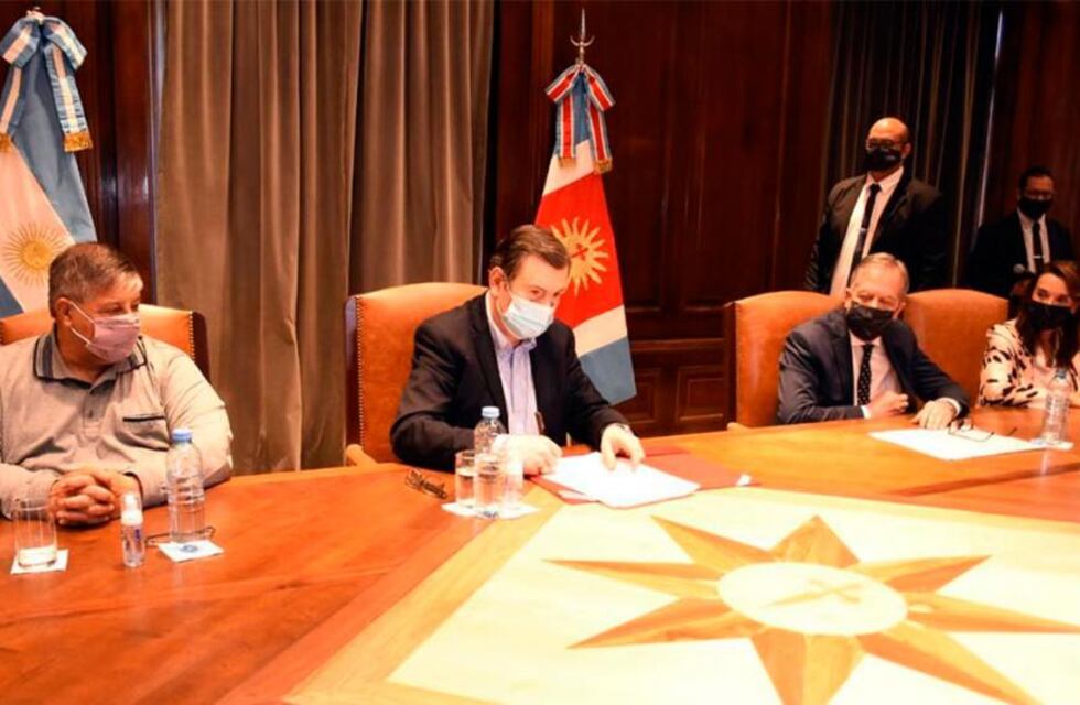 Zamora envió a la Legislatura un proyecto de ley para la titularización del personal docente suplente