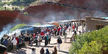 Miles de peregrinos han estado llegando hasta el abra de Punta Corral y tantos otros lo harán en las próximas horas, hasta acompañar el descenso de la sagrada imagen este Domingo de Ramos.