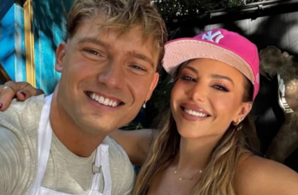 Se filtró el video que destapó todo: dos figuras de MasterChef, a los besos en un boliche