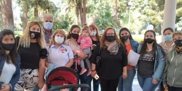 Ellas son del grupo "Viudas, viudos y huérfanos del Covid-19 San Juan" y piden por la Ley Martina.