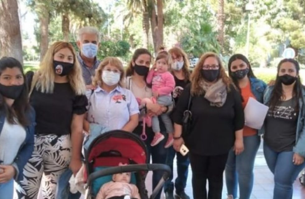 Un grupo de familiares de víctimas del coronavirus piden por la Ley Martina