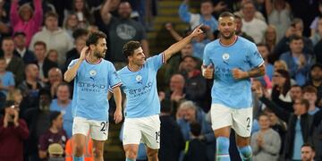 Julián Álvarez y su primer gol para Manchester City en Premier League. (AP Photo/Dave Thompson)