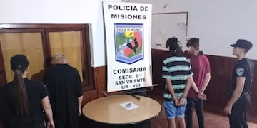 Intento de robo con arma de fuego en San Vicente termina con la detención de tres jóvenes.