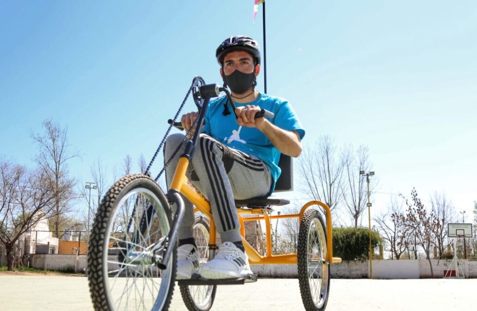 Firmaron convenio para adquirir bicicletas adaptadas