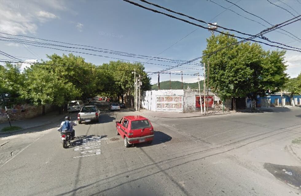 Una mujer se descompensó en su auto y falleció en pleno centro